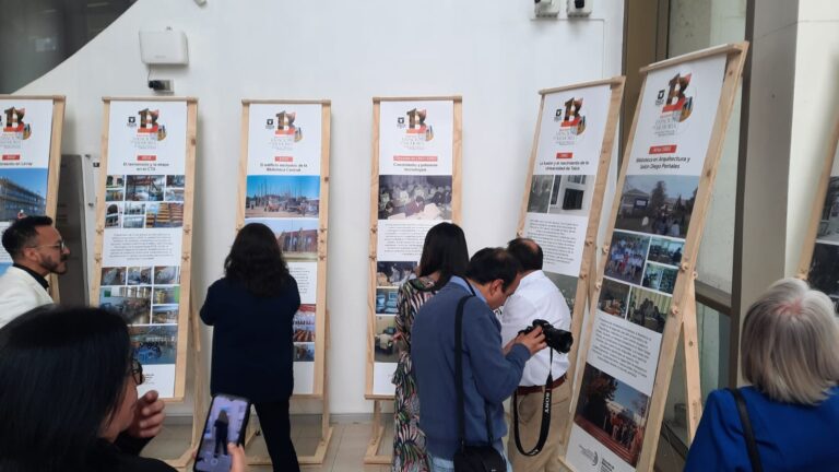 Exposición revive 44 años de historia y evolución de la Biblioteca Central de la UTalca